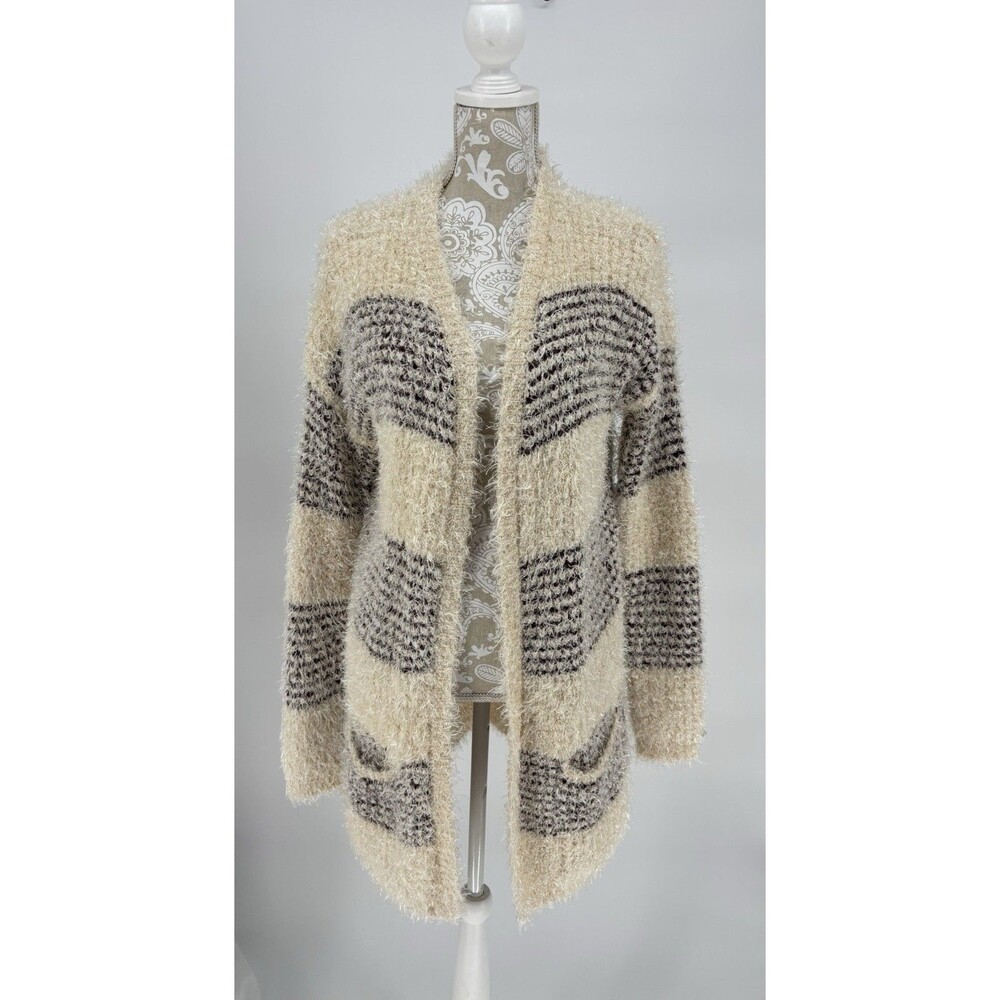 Gianni Bini Women’s Fuzzy Knit Sweater Cardigan Cream Burgundy Cape Medium